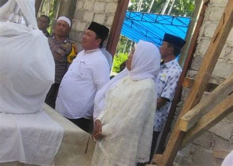 Bupati Taliabu Hadiri Acara Pemasangan Tiang Alif Masjid Nurul Iman Di