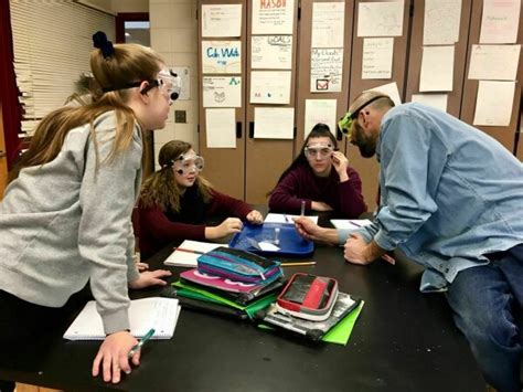 Winona Science Teacher Uses Likability To Reach Students Ap News