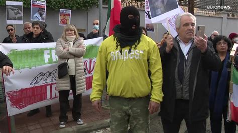 Iraníes y españoles protestan en Madrid contra la represión en Irán y