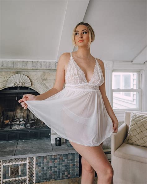 Essentiels de la lingerie de mariée pour la future mariée Navi Mariage
