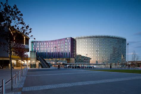 Aloft London Excel / Jestico + Whiles | ArchDaily