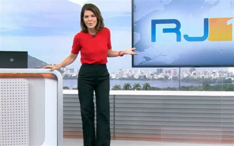 Mariana Gross Apresenta O RJ1 De Vermelho E Preto Em Homenagem Ao