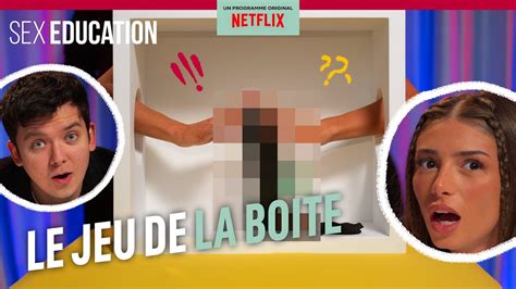 OTIS et RUBY devinent ce qu il y a dans la BOÎTE SEX EDUCATION