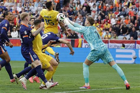 Ruman A Pa Ses Bajos Resumen Resultado Y Goles Del Partido De La