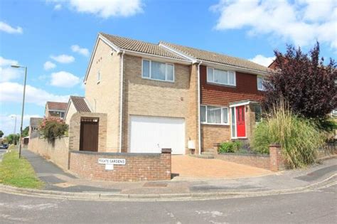 4 Bedroom Semi Detached House For Sale In Rogate Gardens Portchester Po16