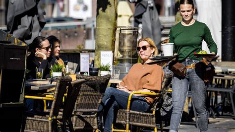 Werkenden Met Minimumloon Gaan Er Volgende Maand Flink Op Vooruit