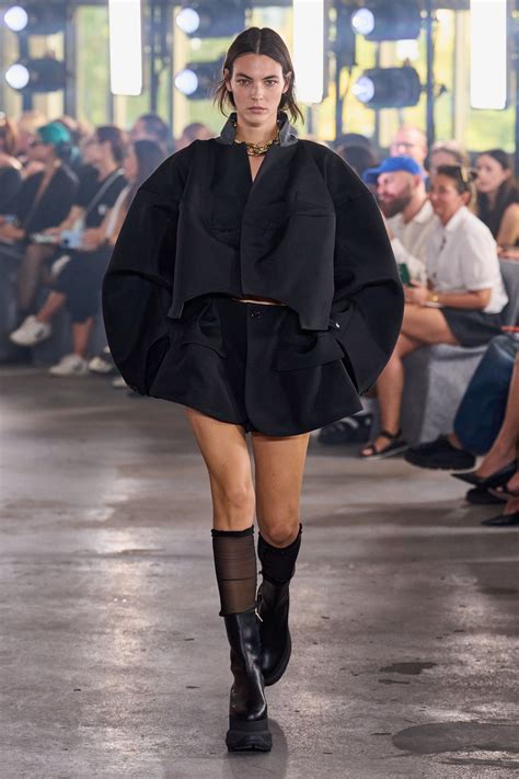 Sacai Spring 2024 Ready To Wear Collection Artofit