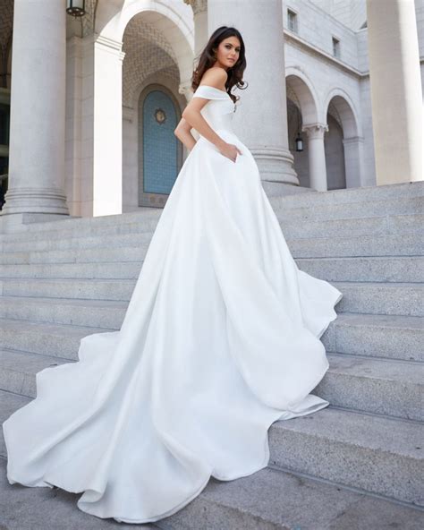 7 Classic A Line Wedding Dresses For The Minimalist Bride