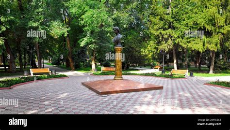 Panfilov park and statue, Bishkek, Kyrgyzstan Stock Photo - Alamy