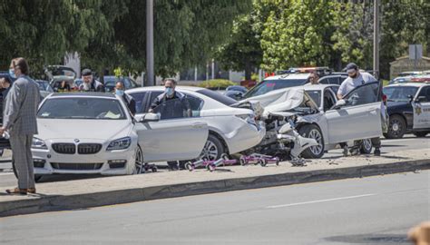 Photo Three Car Crash Results In Minor Injuries