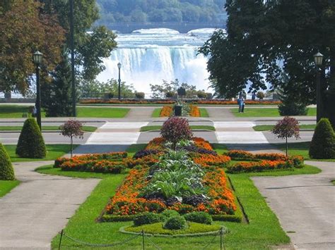 Top 4 things at Queen Victoria Park Niagara Falls