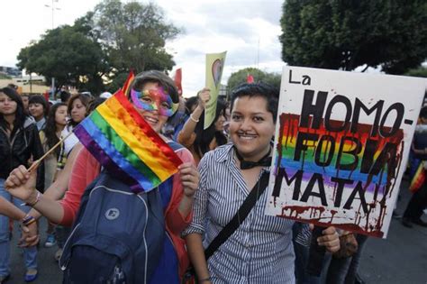 200 Participaran En La Marcha Del Orgullo Gay Grupo Milenio