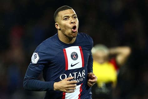 Mbappé formaliza decisão de não renovar PSG