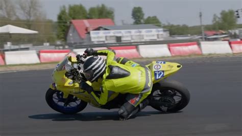 Moto Lad Odc Wy Cigi Motocyklowe Klasy I Ccm Najszybszy