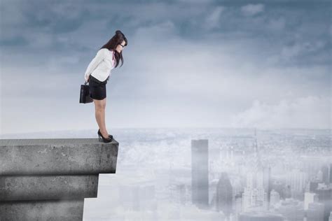 The ‘glass Cliff’ Challenge For Corporate Governance Círculo De Directores