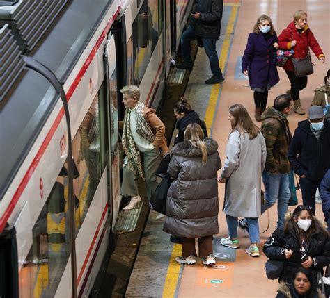 Renfe Emite M S De Abonos Gratuitos Para Cercan As Y Media