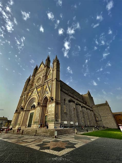 Duomo Di Orvieto Sfondo Dedicato Al Magnifico Duomo Di Orvieto Mooseek