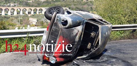 Incidente Tra Formia E Gaeta Auto Prende Fuoco Foto Video