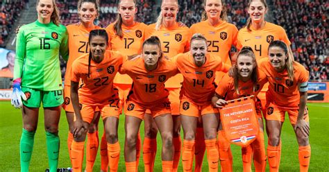 Foto Oranjeleeuwinnen Melden Zich Voor Vrouwenvoetbalnieuws