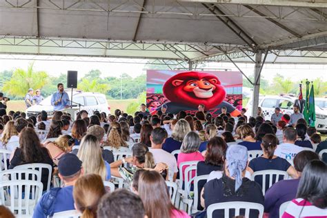 No Mundo Das Crian As Alunos Participam De Formatura Do Proerd