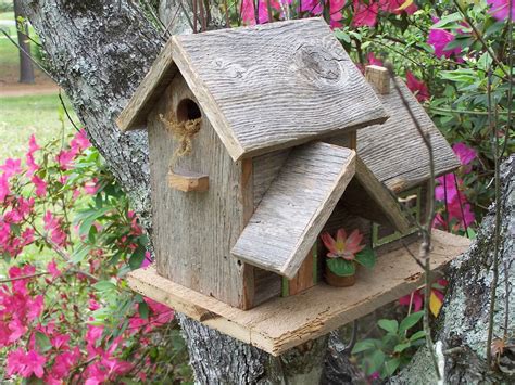 15 Decorative and Handmade Wooden Bird Houses