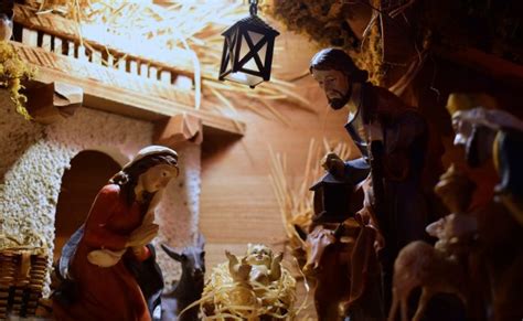 A Lavena Ponte Tresa Si Accende Il Natale Anche Con Il Presepe In Paese