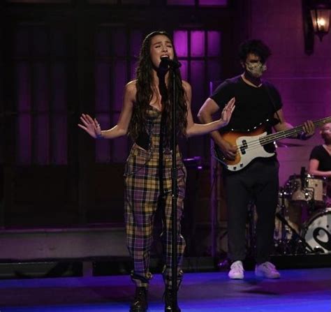 Olivia Rodrigo SNL | Teenage fashion outfits, Stage outfits, Fashion ...