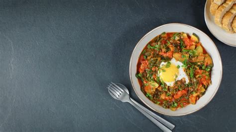 Midden Oosterse Shakshuka Met Zoete Aardappel En Spinazie Video