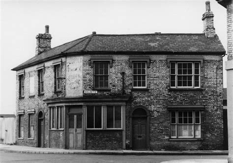 Three Tuns The Three Tuns Commercial Road Ipswich Ki Flickr