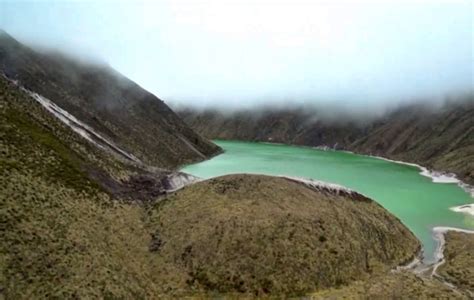 La Laguna Verde Y Volc N Azufral Elturismoencolombia Colombia