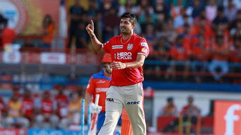 Top 5 Bowling Performances Of Mohit Sharma In IPL