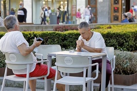 Asturias partidaria de la prohibición de fumar en las terrazas de los