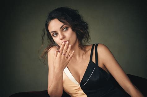 Amazing Mila Kunis NUDE CelebrityNakeds