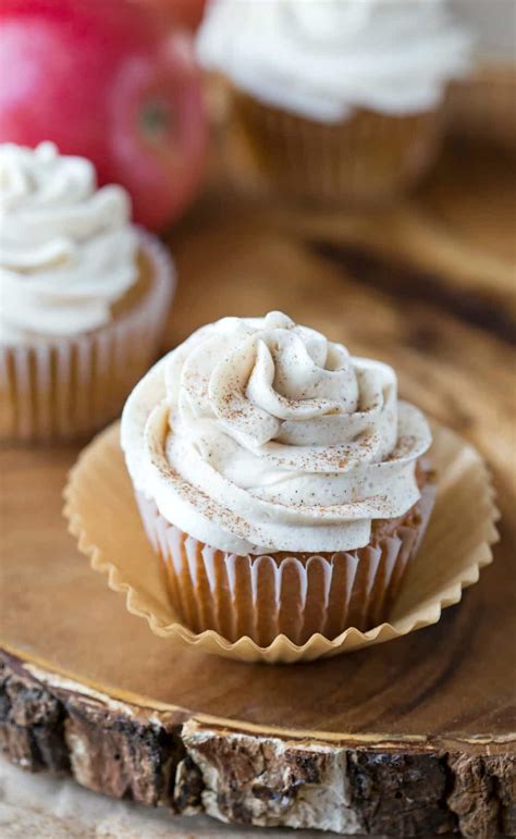 Whipped Cinnamon Buttercream Frosting I Heart Eating