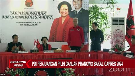 Momen Megawati Pakaikan Ganjar Kopiah Peci Simbol Deklarasi Bacapres