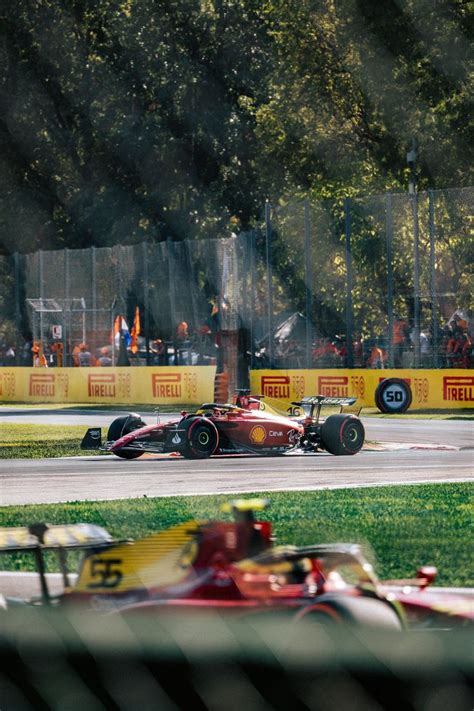 2022 Scuderia Ferrari F1 75 Charles Leclerc No 16 Carlos Sainz Jr