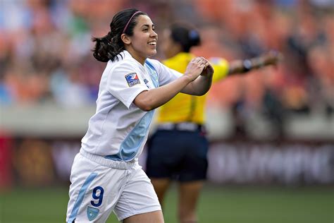 Ana Lucía Martínez encantada con los desafíos de la selección femenina