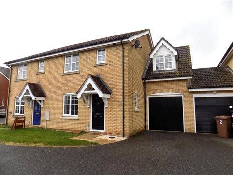 Blackbird Way Stowmarket Suffolk Ip Bed Semi Detached House