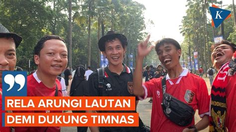 Antusias Suporter Timnas Rela Arungi Lautan Demi Dukung Indonesia