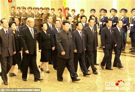 朝鲜劳动党成立70周年 金正恩参谒锦绣山太阳宫 组图 朝鲜 金正恩 太阳宫 新浪新闻