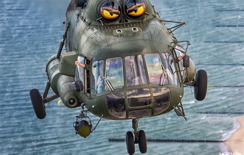 Обои Вертолет, Кабина, Прожектор, Пилот, Ми-17, Шасси, Кокпит, Жест ...