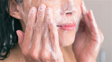 How To Exfoliate Face Properly Everything You Need To Know