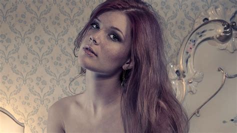 Redhead Women Mia Sollis Hazel Eyes Looking At Viewer Face Hd Wallpaper Rare Gallery