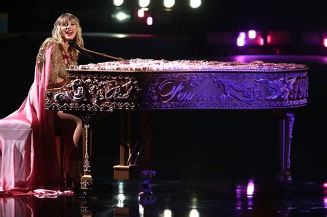 Fans Can Now Listen To A Sneak Peek Of Taylor Swift S Wildest Dreams Taylor S Version