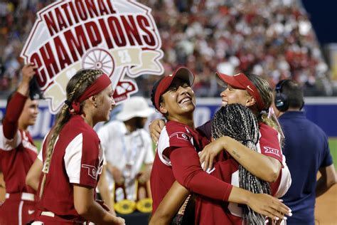 Watch Women S College World Series Champions Share Faith On National Tv Positive Encouraging