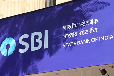 State Bank Of India State Bank Of India S Net Profit Almost Flat At Rs 17 035 Crore In April