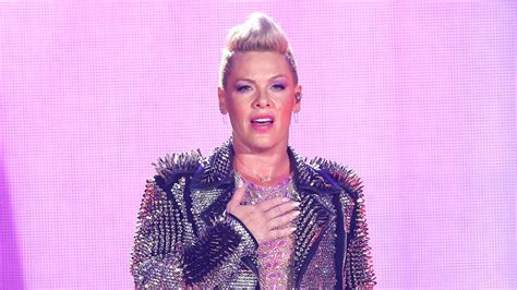 Pink Claps Back At Troll Who Says She S Getting Old Wkyc