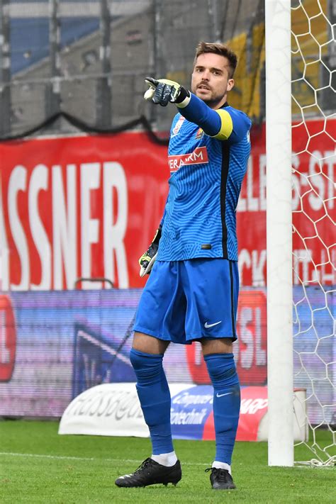 SV Guntamatic Ried Mit Dem Zeugnis Gratis Zum FAC Match Pressefoto