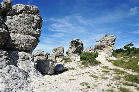 Forcalquier Rochers Des Mourres Chemins Des Parcs