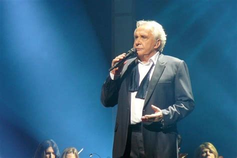 Michel Sardou Malade On Sait De Quoi Souffre Le Chanteur